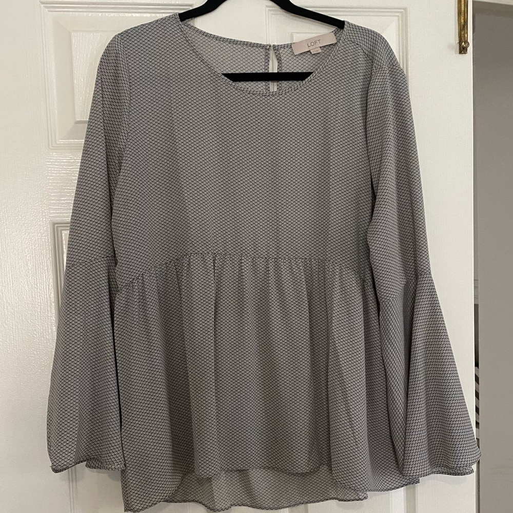 Ann Taylor Loft 3/4 sleeve, flowy peplum top